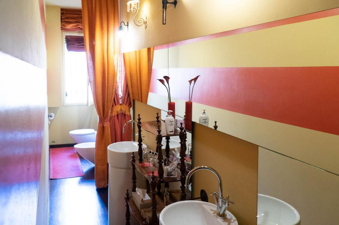 Bohemian Suite Spacious And Central Loft Bologna Bagian luar foto